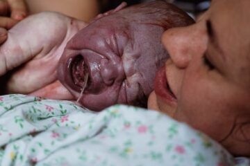 a mother gave birth to a newborn